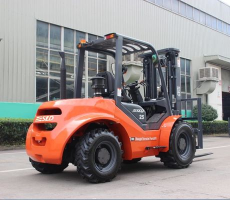 평형추 4WD 4X4 2.5 톤 3000 밀리미터는 지형 지게차를 거칠거칠하게 합니다