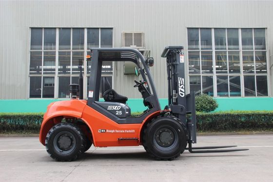 평형추 4WD 4X4 2.5 톤 3000 밀리미터는 지형 지게차를 거칠거칠하게 합니다