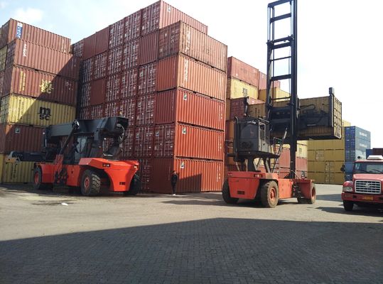 기호 논리학 야드 9000kgs 9t 지게차 빈 컨테이너 다루는 사람