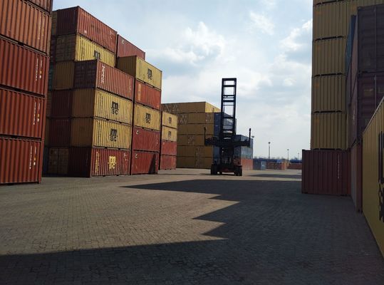 기호 논리학 야드 9000kgs 9t 지게차 빈 컨테이너 다루는 사람