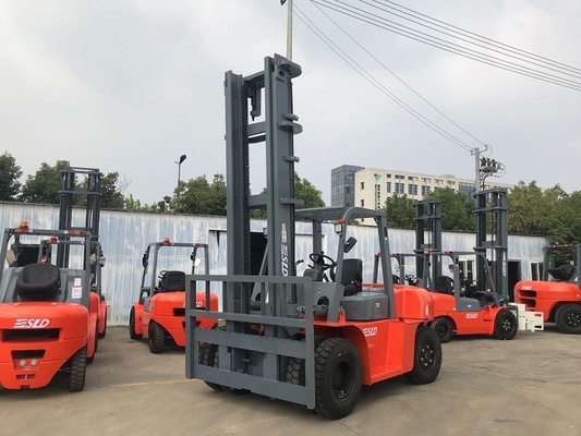 ISUZU 6BG1 엔진이 장착된 7톤 로드 디젤 지게차